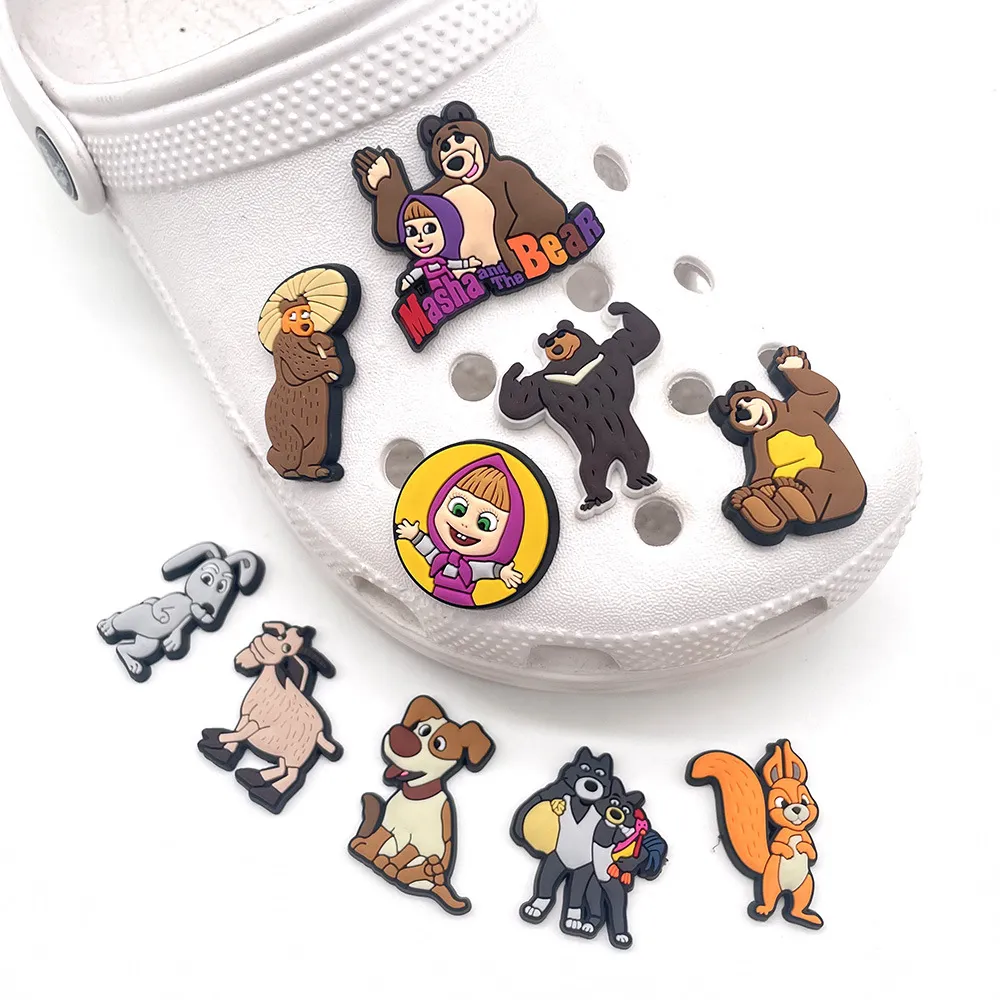 Masha e o urso cachorro brinquedo chinelos sapatos charme para crianças decoração de sapatos atacado pulseira de PVC