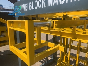 QT6-15 grande macchina per la produzione di mattoni completamente automatica per la pavimentazione in cemento, macchina per blocchi di cemento, linea di produzione di materiali da costruzione - Product Image 6