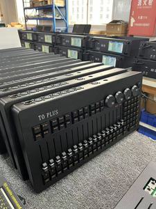 Tragbarer DMX Mini MA2 Command Stage Lighting Controller mit 28 Tasten 8 Fader 4 Encoder-für die Konfiguration von Fresnel Lights - Product Image 4