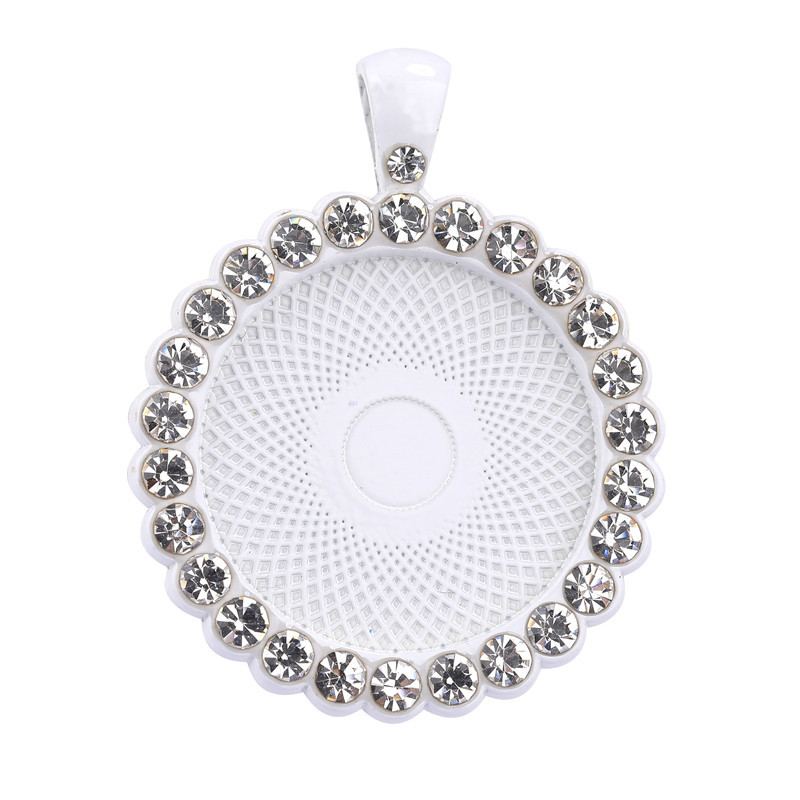 Diamant blanc coloré