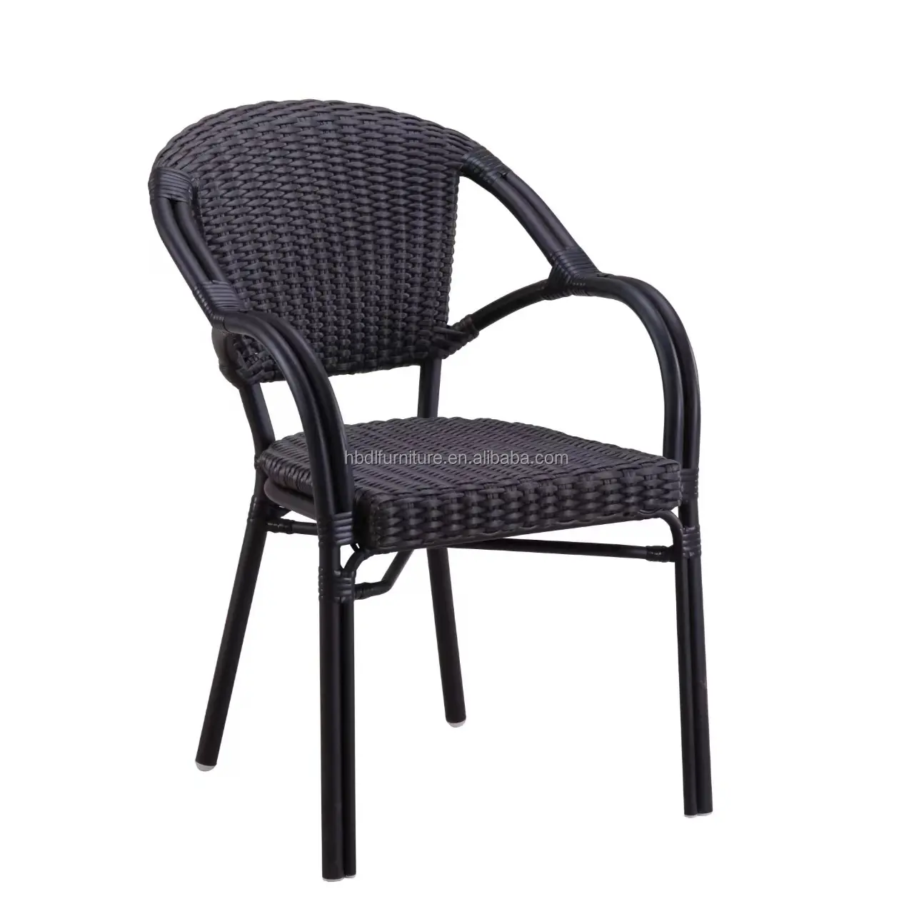 Großhandel Kunststoff Rattan-Stuhl kann gestapelt werden Garten Terrasse Taverne Outdoor-Stuhl Armlehne-Stuhl mit verschiedenen Farben