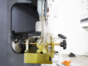 Tp10s-Controller-System für hydraulische Abkant pressen Cnc-Biege maschine Multi-Angle-und Multi-Step-und Backgauge-Programmierung