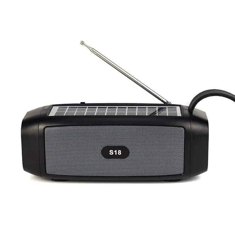 S 18ผลิตขายร้อน Mini Speaker Born สำหรับเพลงลำโพงไฟฉายพลังงานแสงอาทิตย์แผง