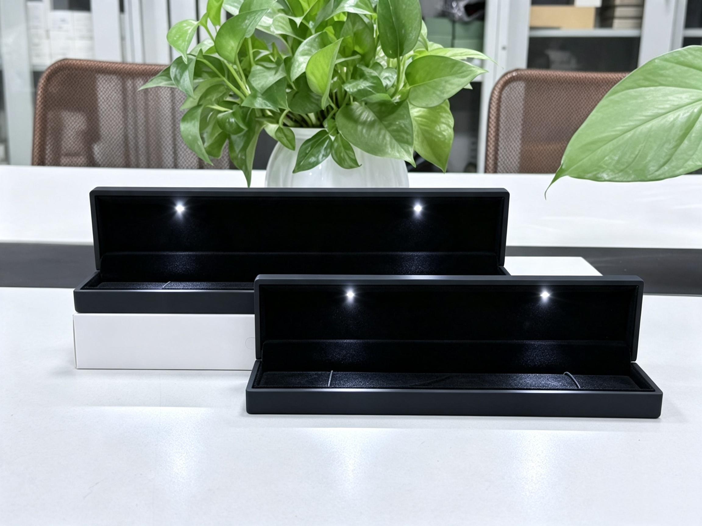 Black Chain Bracelet Box 230*55*35mm