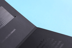 Hộp Quà Tặng Miễn Phí Thành Viên Thẻ Tín Dụng Vip Màu Đen Dập Nóng UV Bán Chạy Biểu Tượng Tùy Chỉnh Hộp Thư Phong Bì Xé Hộp Quà Tặng Bưu Phẩm - Product Image 4