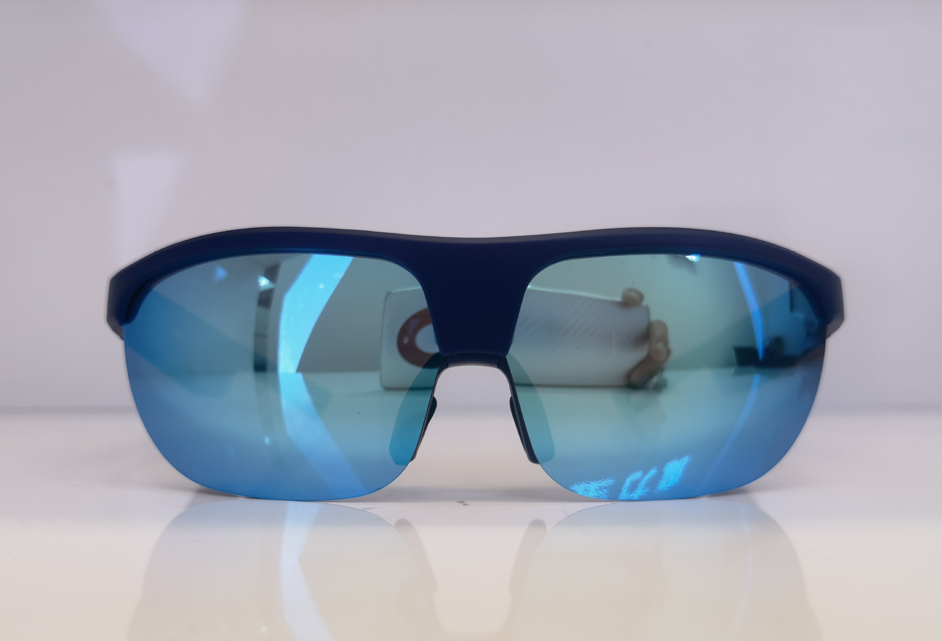 G02 ice blue