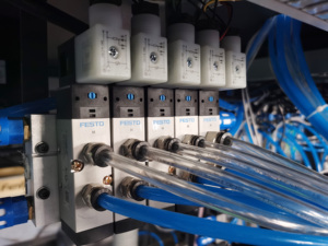 Good Quality Semi Automatic Pet Plastic <strong>Bottle</strong> Stretch <strong>Blow</strong> Molding <strong>Machine</strong>