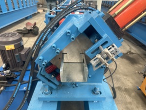 <span class=keywords><strong>C</strong></span> purlin גליל להרכיב מכונת פלדה גג truss ביצוע מכונות עם מנוע ליבה plc עבור גליל פלדה מתכת להרכיב