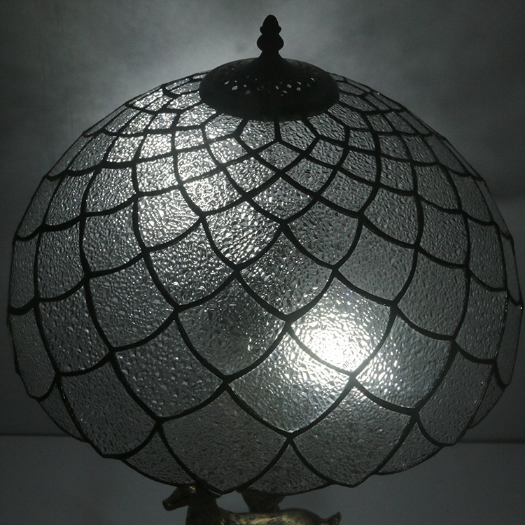LongHuiJing 16 Inch European Retro Style Tiffany Table Lamp with Clear Stained Glass Lampshade