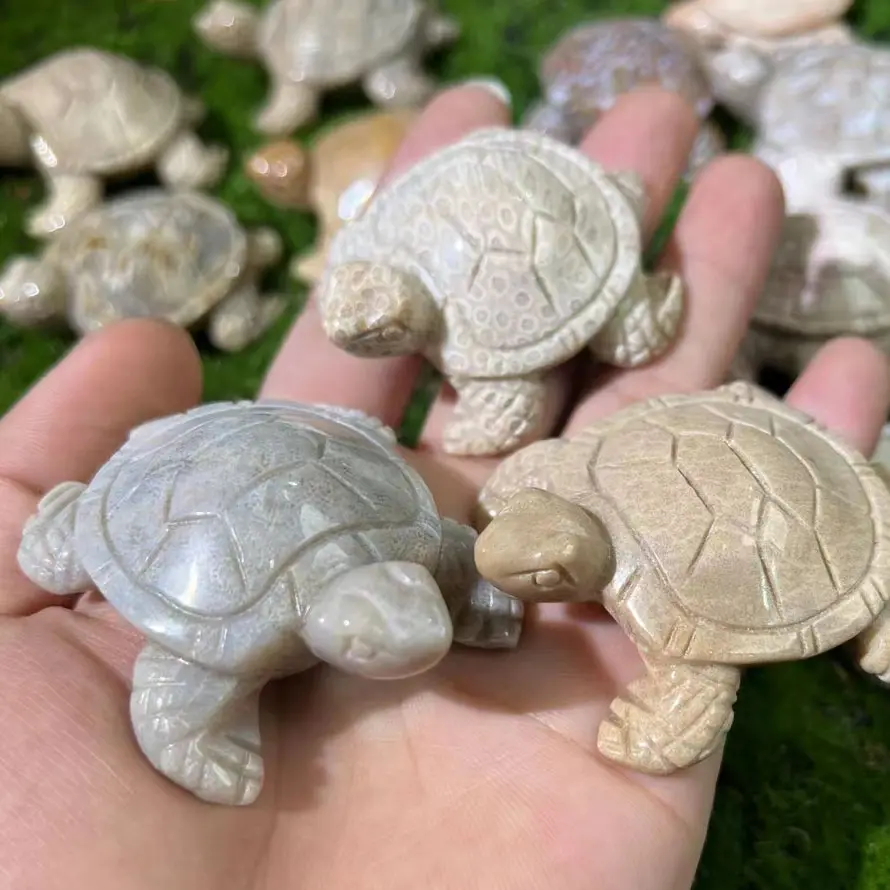 Venta al por mayor 1 pulgada tortuga curación Animal Natural coral Jade Cristal Tallado tortuga cristal artesanía piedra adornos para regalo