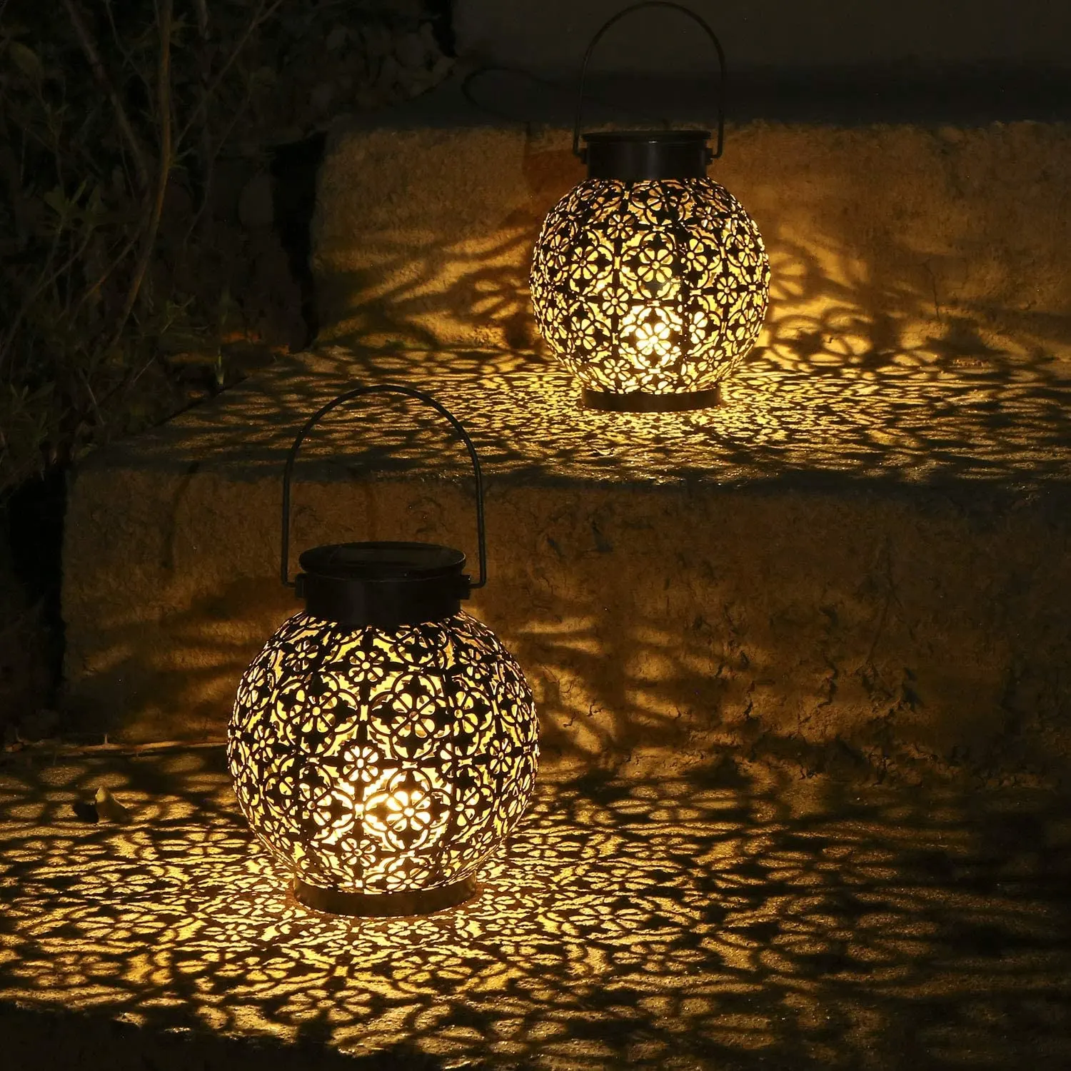 Lanterne solari d'attaccatura del metallo all'aperto della decorazione impermeabile del paesaggio delle lanterne bianche calde del giardino