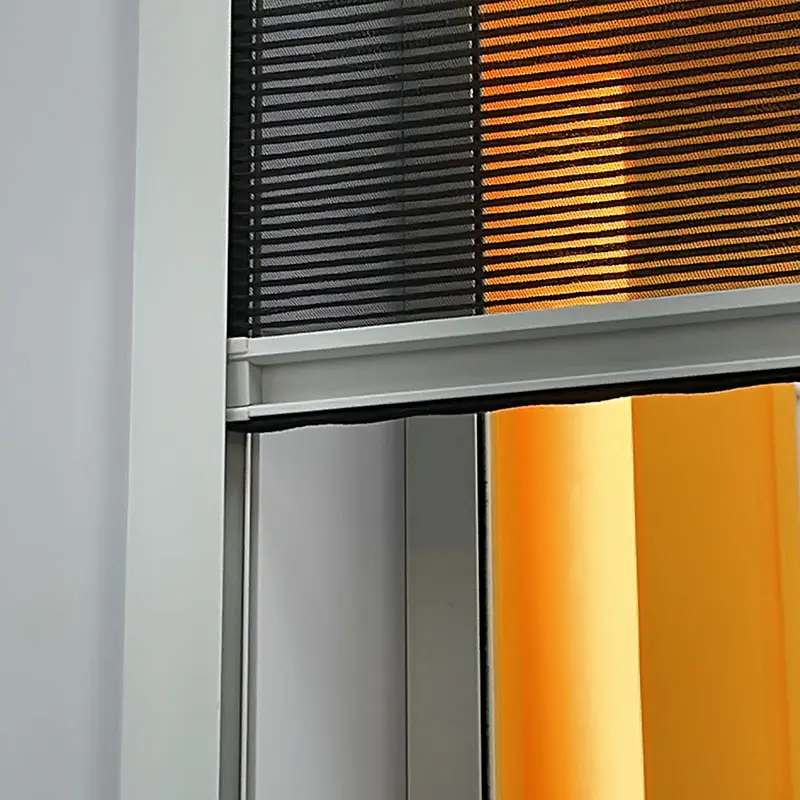 Châssis de fenêtre en aluminium en fibre de verre Moustiquaire rétractable avec moustiquaire pour fenêtres en aluminium et moustiquaire de porte