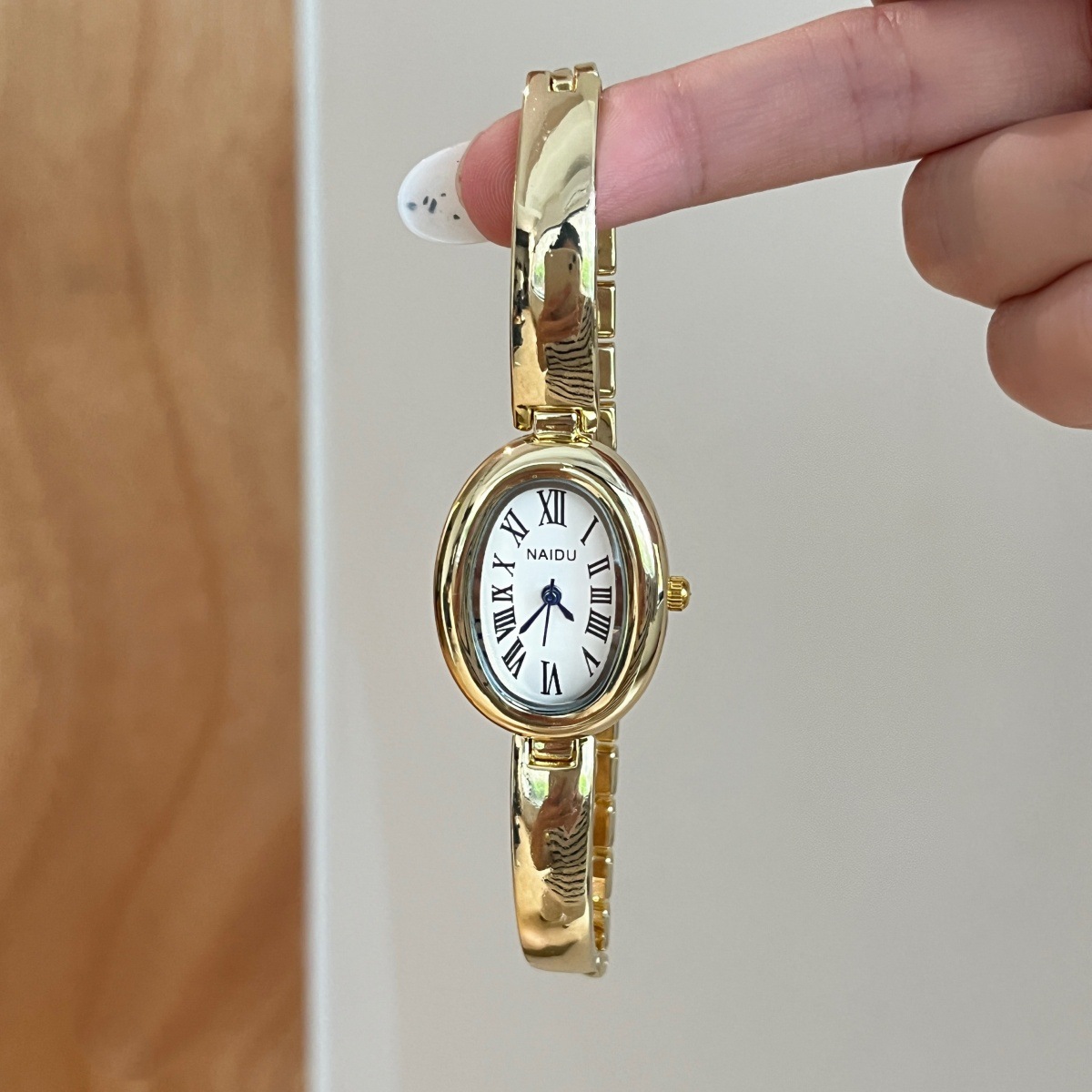 Gold-white