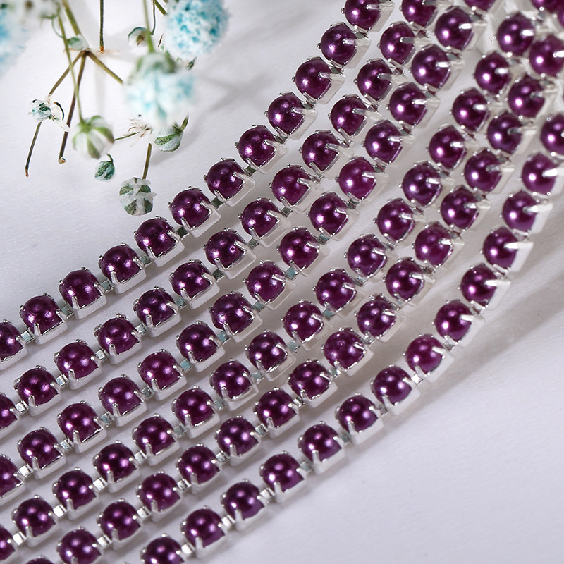 2.Base plateada, morado intenso.