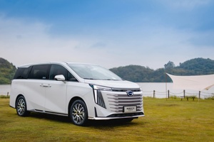 2025 Electric trumpchi E9 PHEV 2.0TM Premium Edition 5 kapılı 7-Seater MPV elektrikli toptan stok DHT Turbo GS5 araçlar - Product Image 2