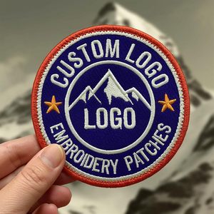 Miếng vá sắt tùy chỉnh với logo thêu cho ba lô Cá nhân hóa Câu lạc bộ nhóm công ty bằng vòng móc - Product Image 1