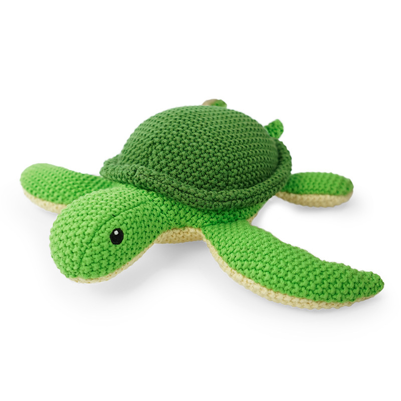 Knitted little turtle