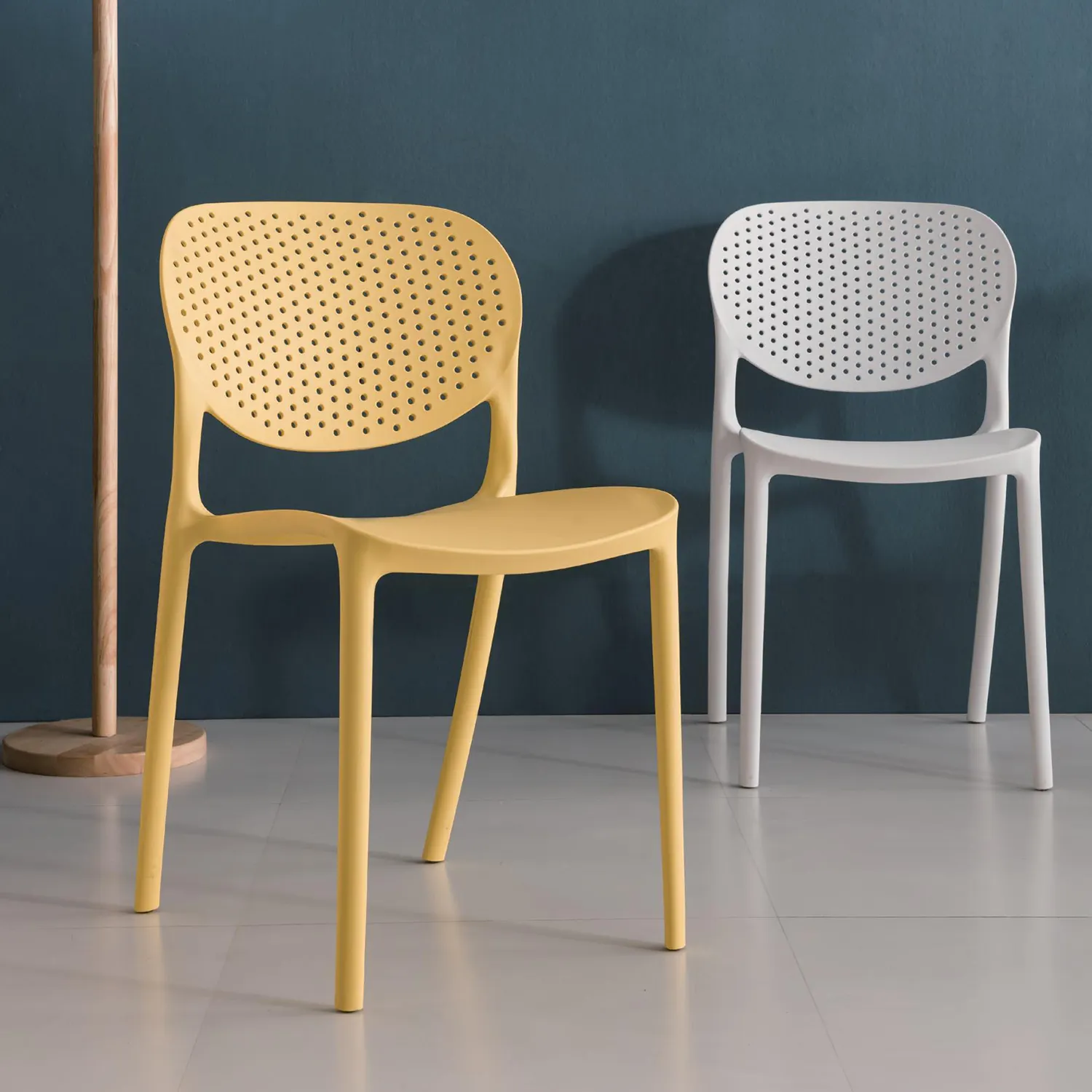 Mobili italiani Designer Supernatural Yi sedia da pranzo in plastica di polipropilene con schienale impilabile