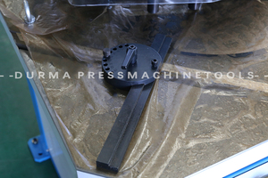 Máquina de muescas de esquina de cortador de ángulo ajustable de operación Simple automática del proveedor chino para chapa - Product Image 4