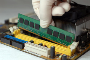 HMT351U7EFR8C PB SK HYNIX 1X 4GB DDR3 1600 ECC UDIMM PC3 12800E DUAL RANK X8 MODUL RAM Speicher - Product Image 3