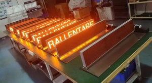 VARIABLE Amber LED Message Display Board für Notfall-und gewerbliche Straßen arbeits fahrzeuge - Product Image 3