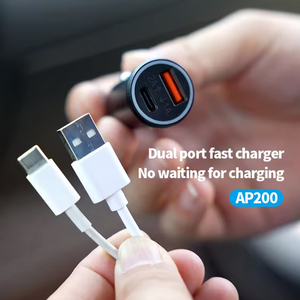 ที่ชาร์จในรถยนต์ขนาดเล็ก AP200เครื่องติดตามตำแหน่ง GPS ที่จุดบุหรี่ที่ชาร์จแบบ Type C พร้อมค้นหาแอป Apple ของฉัน GPS ป้องกันการสูญหาย