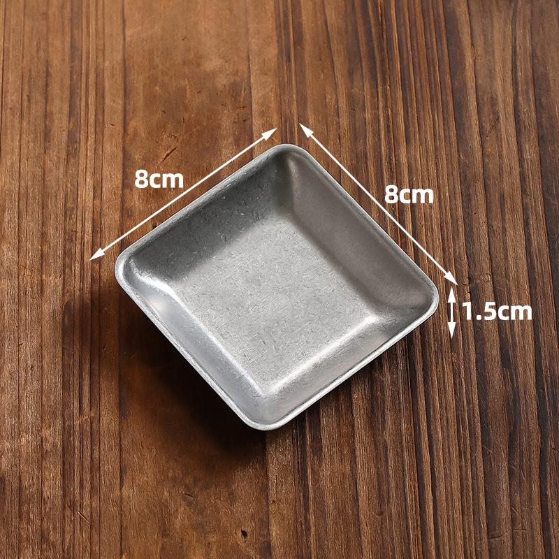 Larger square dish (retro style)