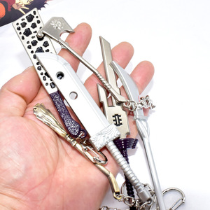 Anime siyah Seer gökyüzü ters kolye moda Metal alaşım anahtarlık silah modeli UV baskı geri savaş periferik lanet - Product Image 3