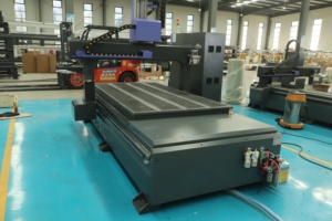 Enrutador CNC de 4 ejes ATC 1300*2500mm con husillo oscilante de ± 90 ° para grabar formas complejas formas tridimensionales - Product Image 3