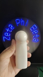 Creativo DIY Mini Flash LED ventilador 3 aspas mensaje programable velocidad del viento Verano de mano alimentado por batería para coche RV uso usable - Product Image 3