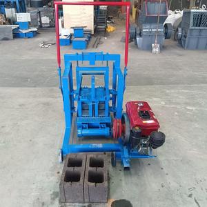 Máquina de fabricación de bloques de hormigón hueco, maquinaria de ladrillo de cemento, máquina de bloques de enclavamiento, motor diésel móvil, fabricante de bloques de ladrillo - Product Image 5