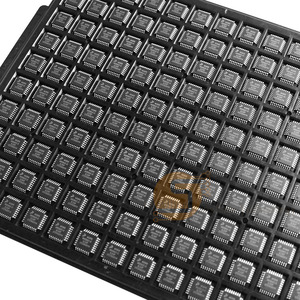 MC908GR32ACFJE LQFP-64 microcontrollore ad alte prestazioni per l'elaborazione avanzata dei dati in sistemi Embedded - Product Image 4