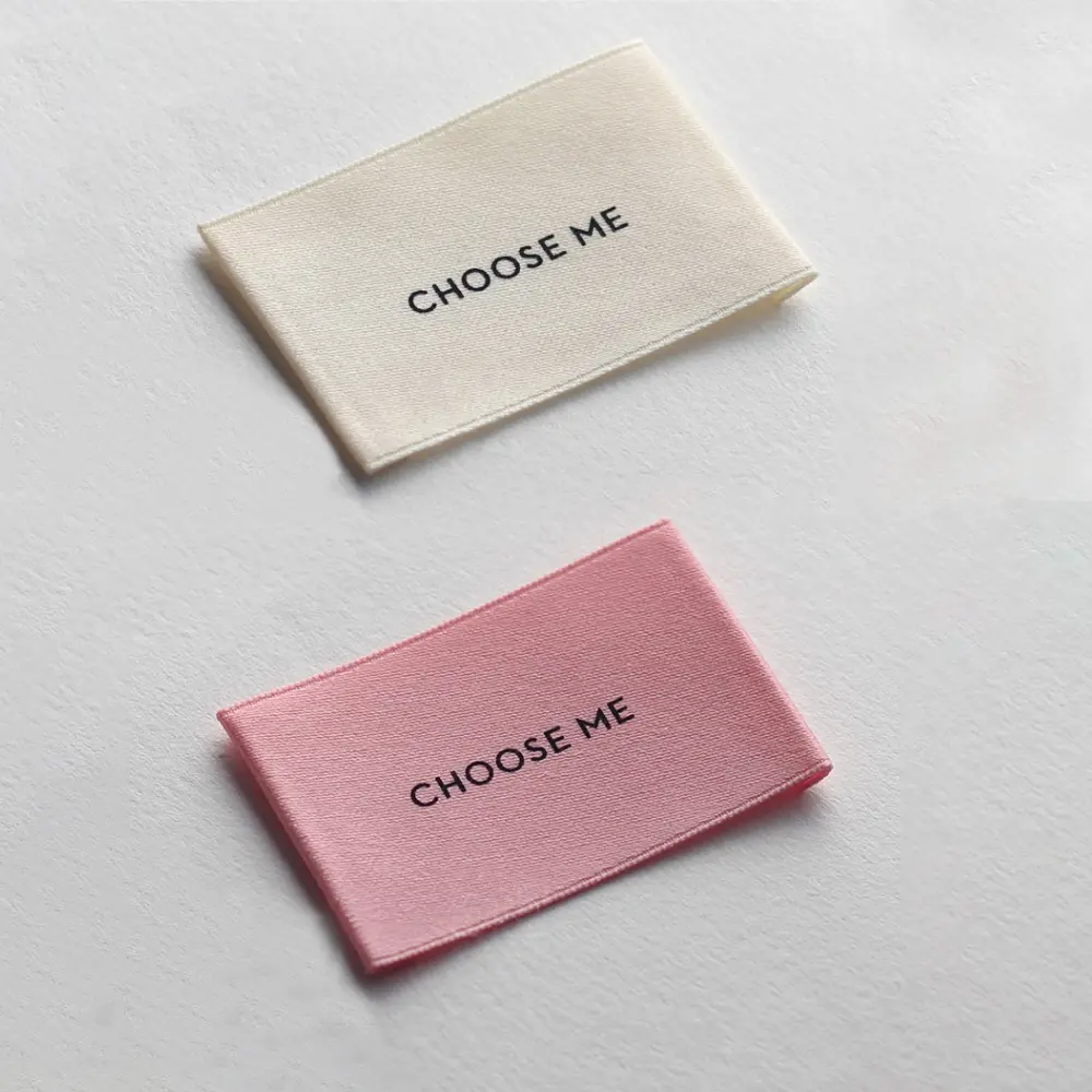 Etichetta per etichette di dimensioni abiti Casual traspiranti etichette tessute in raso ad alta densità damascate in cotone personalizzate per abbigliamento