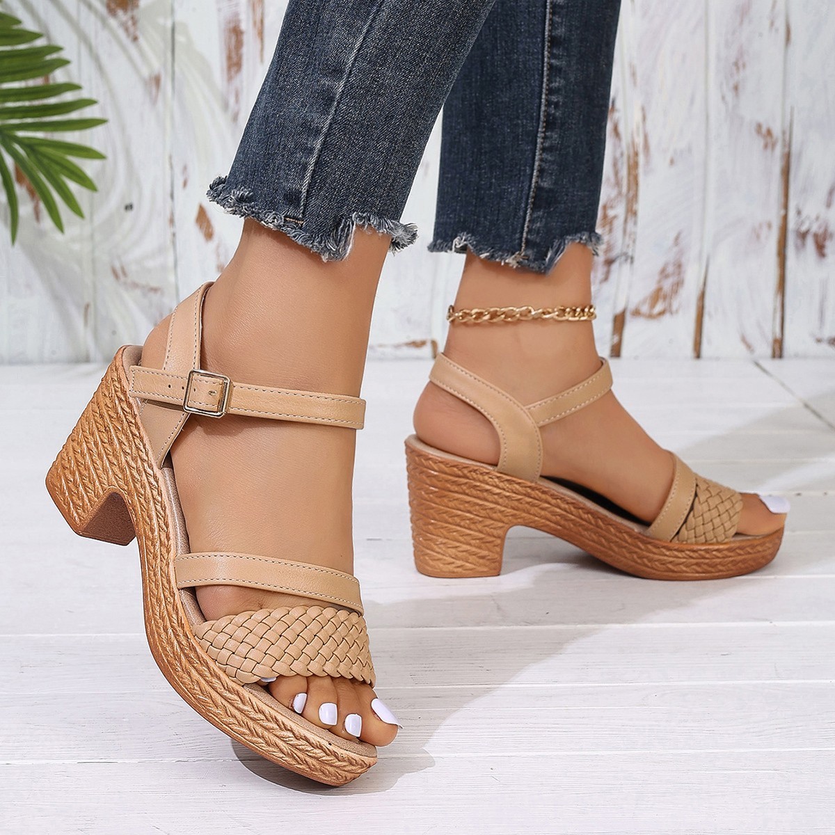 - Word khaki