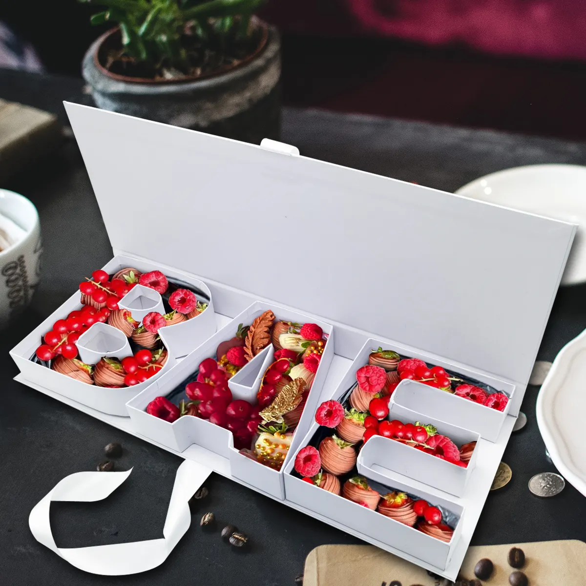 กล่องของขวัญวันเกิดกระดาษแข็งรูปตัวอักษรสำหรับคนรักน้าช็อกโกแลตรูปดอกไม้หวานใช้ตกแต่งได้