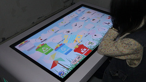 Juego de rompecabezas de 43 pulgadas para educación, mesa de juegos con pantalla multitáctil, mesa de pantalla táctil para niños, mesa interactiva multitáctil - Product Image 3