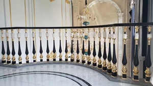 עיצוב עכשווי עכשווי בהתאמה אישית טור מדרגות צבע זהב עבור וילה & מלון לשימוש פנימי - Product Image 5