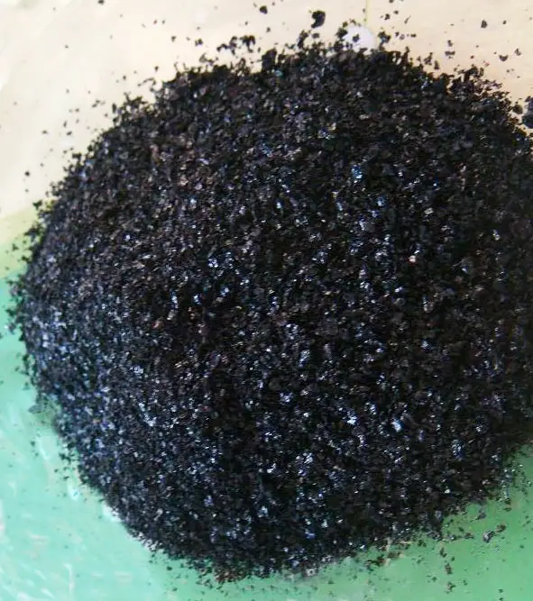 Super humate di potassio 98 scaglie di leonardite fonte di potassio humate scaglie lucide 98 fertilizzante agricolo in granuli di polvere