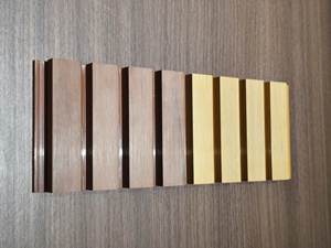 แผ่นไม้เคลือบกัน UV ติดผนังนอกอาคารแผ่นไม้หุ้มฉนวนกันความร้อนไม้ระแนงป้องกันการซีดจาง - Product Image 5