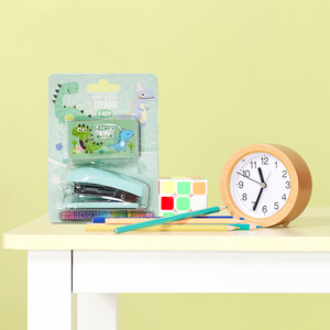 Diskon besar-besaran 2023 <span class=keywords><strong>Stapler</strong></span> kertas Mini plastik portabel lucu gaya berkualitas tinggi untuk perlengkapan alat tulis kantor - Product Image 6