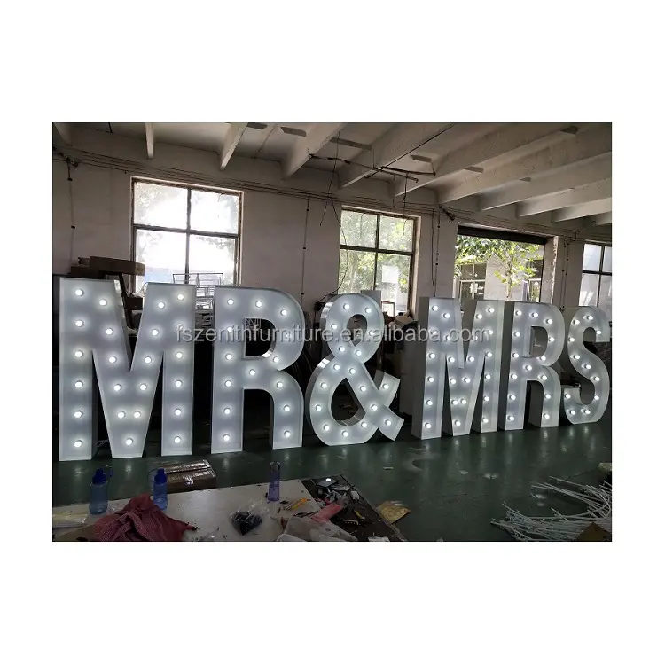 Benutzer definierte große 4ft Festzelt Brief Lichter Herr und Frau Hochzeit LED Riesen 3d Liebesbrief Zeichen leuchten Buchstaben