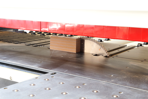 Otomatik CNC kiriş testere hassas kesme ağır tasarım ile ağaç işleme makinesi bilgisayar kontrollü Panel testere - Product Image 6