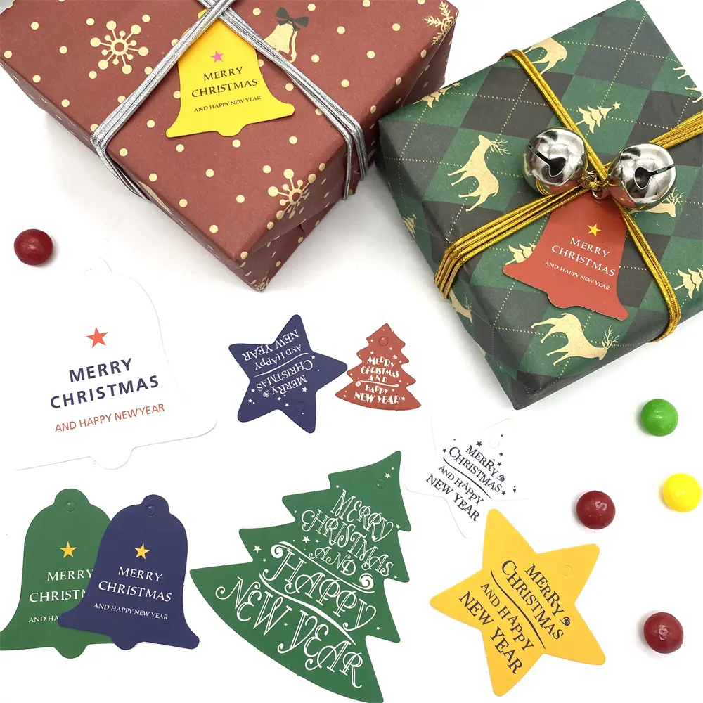 Vente en gros d'étiquettes cadeaux joyeux Noël pour cartes en papier kraft et à suspendre pour l'emballage de cadeaux et la décoration.