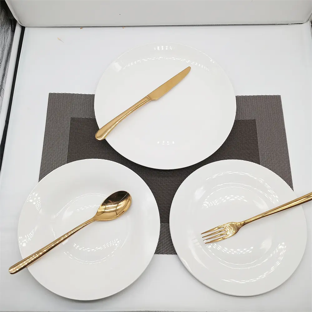 Vaisselle d'hôtel pas cher vente directe cuisine de luxe moderne classique assiettes en céramique blanche en Stock de l'usine directe