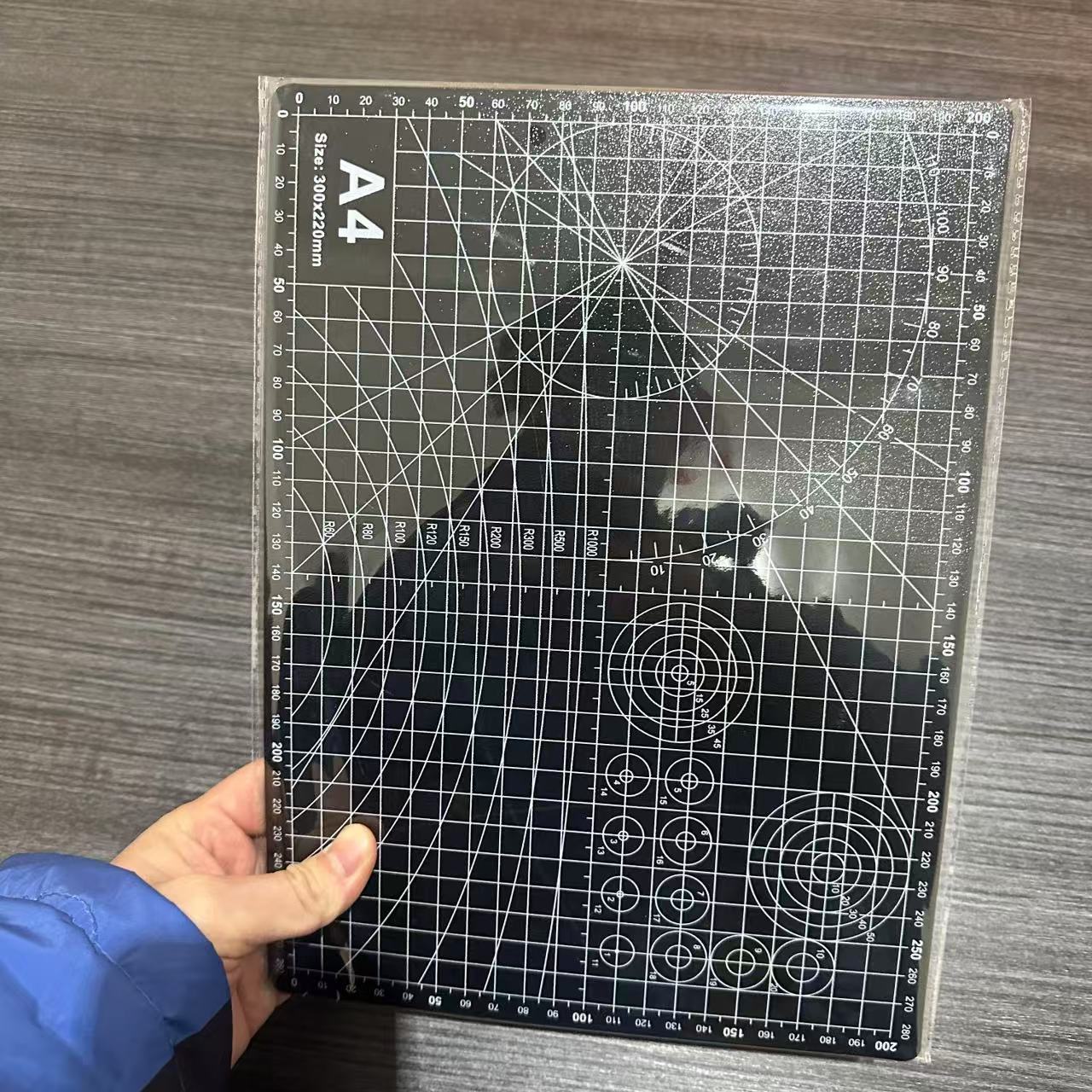 Planche à découper en matériau de protection de l'environnement-a4 noir