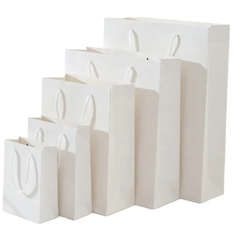 للبيع بالجملة حقائب ورقية فاخرة مخصصة للهدايا لون بني أبيض للتعبئة أكياس من ورق الكرافت مع شعارك الخاص
