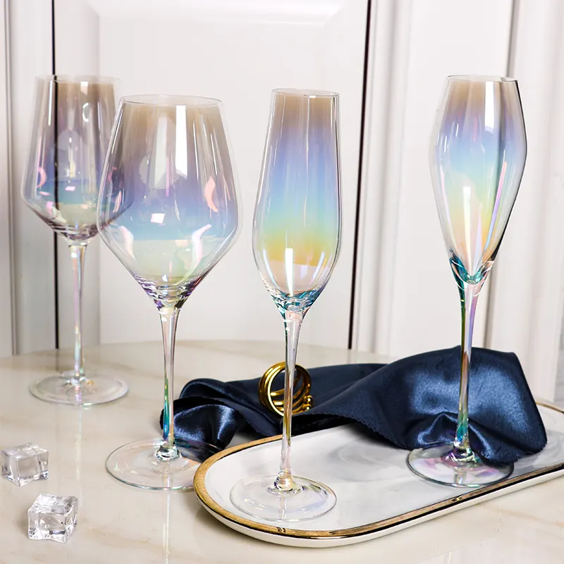 Forma clássica com pérolas brilhantes, efeito cristal diversificado champanhe e vidro de vinho em estoque, flexível design de cores personalizadas