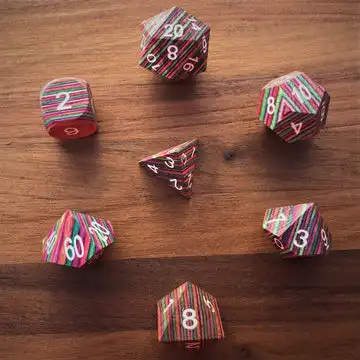 Gioco da tavolo in legno con dadi in legno, Set di dadi poliedrico per grandi D20s