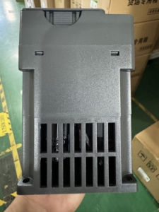 Unidad VFD trifásica única de 220V/230V 1HP-5HP Control vectorial de frecuencia variable para aplicaciones de compresor y motor - Product Image 5