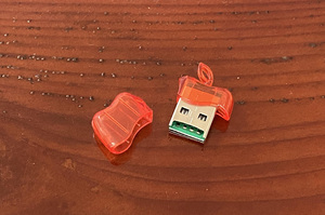 Lector de tarjetas TF de alta velocidad USB2.0 con adaptador de tapa Lector de tarjetas Plug and Play sin controlador de memoria Directo de fábrica - Product Image 4